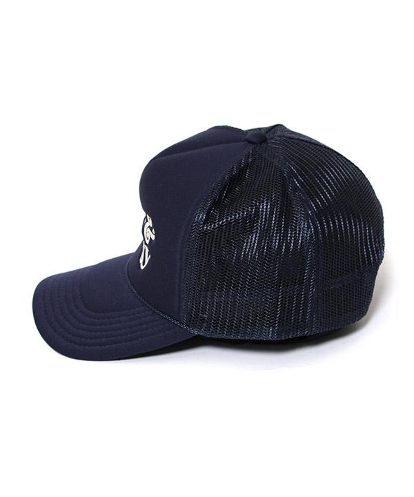 FREE&EASY EMBROIDERED TRUCKER HAT -NAVY-