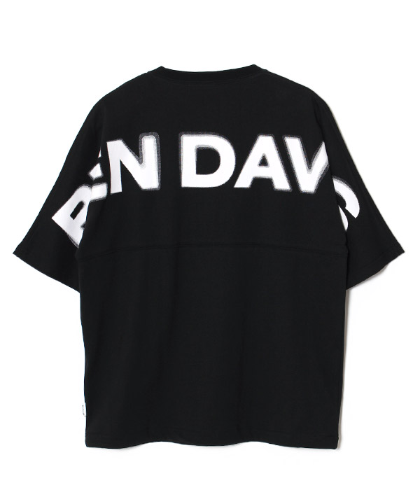 BLURRED LOGO FOOTBALL TEE(ブラック)