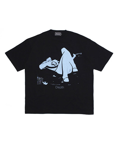 Depth TEE -BLACK-