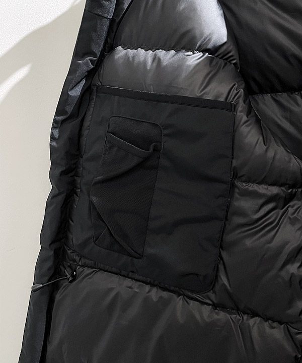 MOMMOTH DOWN JACKET -ブラック-