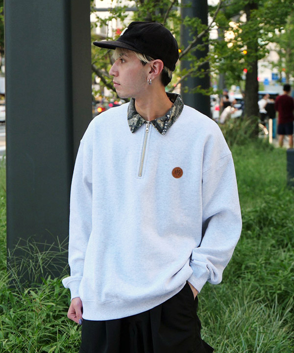 PATTERN COLLAR SWEAT