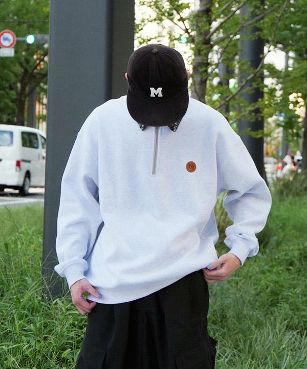 PATTERN COLLAR SWEAT