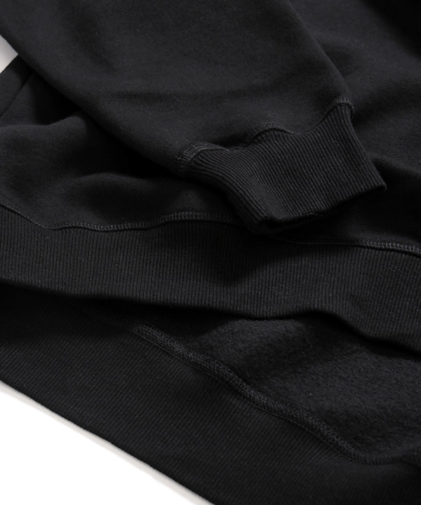 PATTERN COLLAR SWEAT