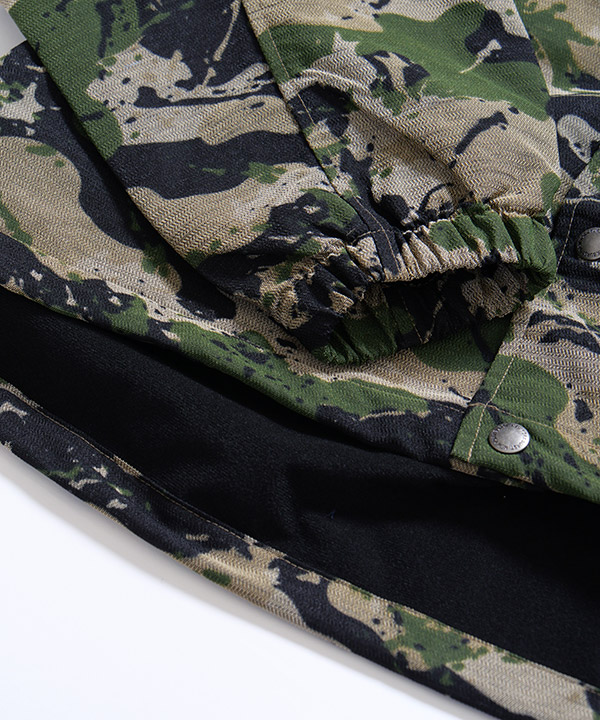 HOODED CAMO COACH JACKET