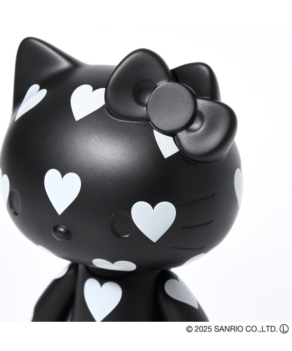 HELLO KITTY BLACK "HEART"