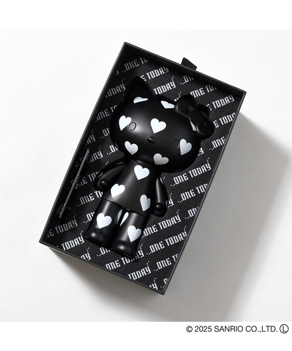 HELLO KITTY BLACK "HEART"
