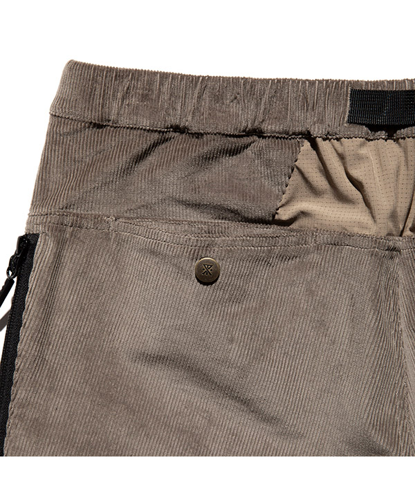 TRAVEL SHORTS CORDUROY -ベージュ-