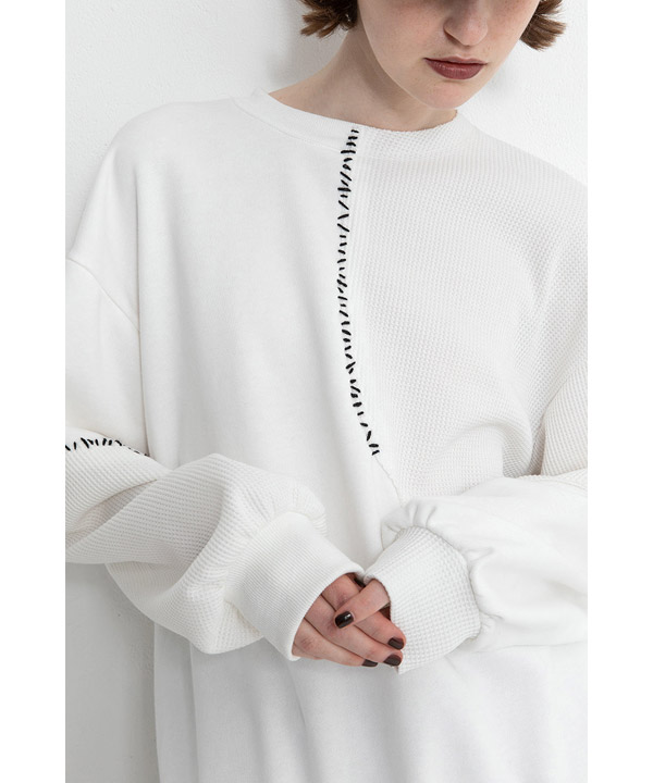 STITCH DESIGN PULLOVER