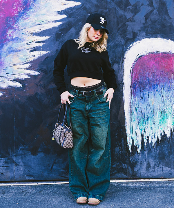 HEART STONE CROPPED SWEAT