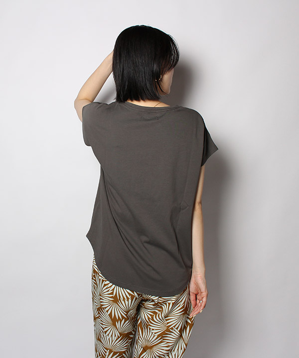SASANQUA LOGO TEE