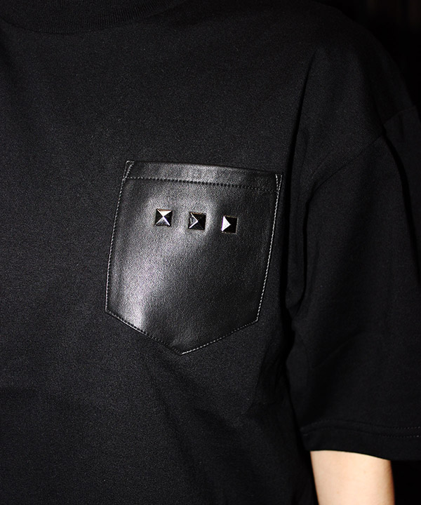 SQUARE STUDS TEE -ブラック-