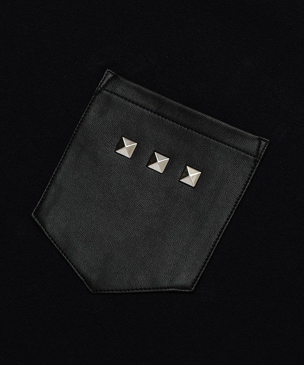 SQUARE STUDS TEE -ブラック-