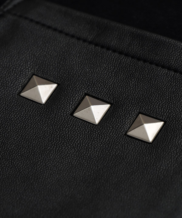 SQUARE STUDS TEE -ブラック-