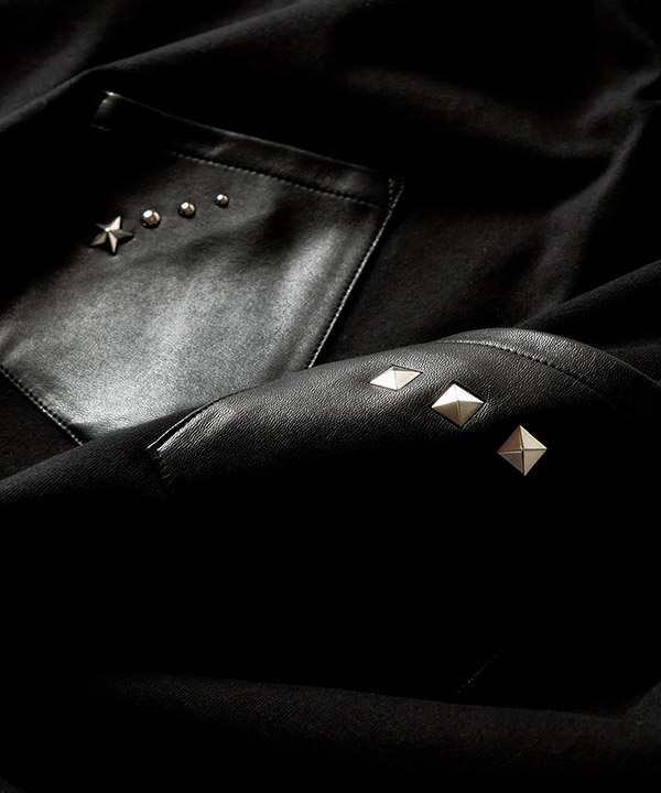 SQUARE STUDS TEE -ブラック-