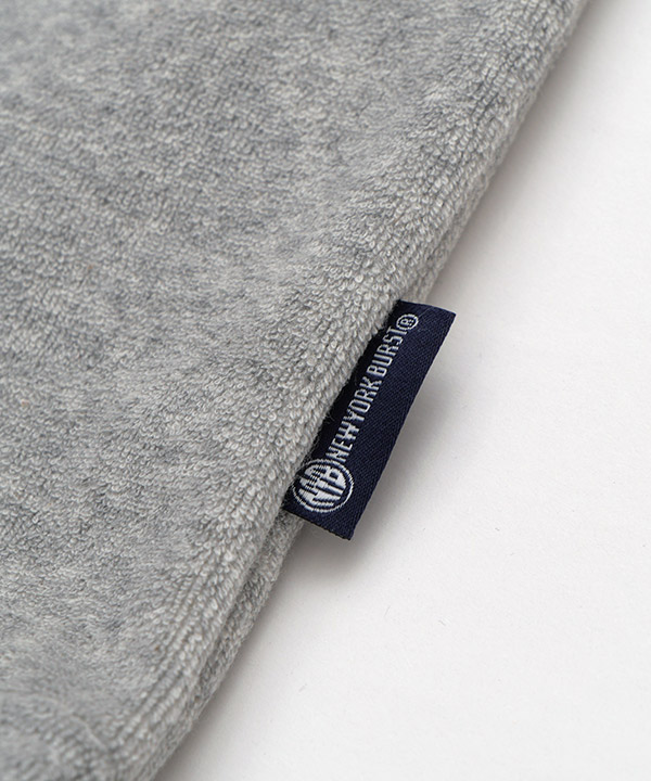 APPLE PILE ZIP UP SHIRT