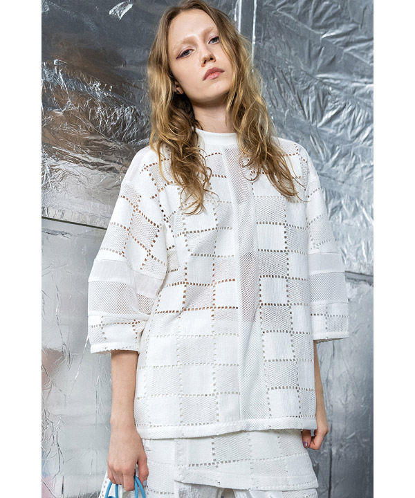 SQUARE LACE PULLOVER