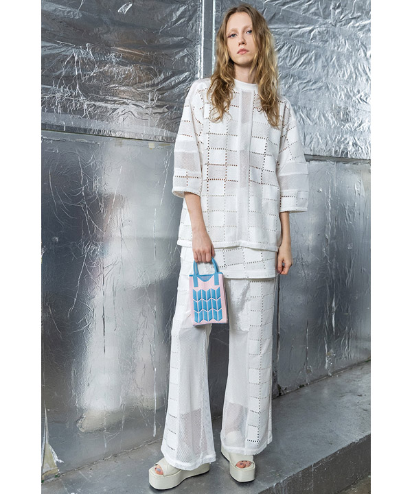 SQUARE LACE PULLOVER