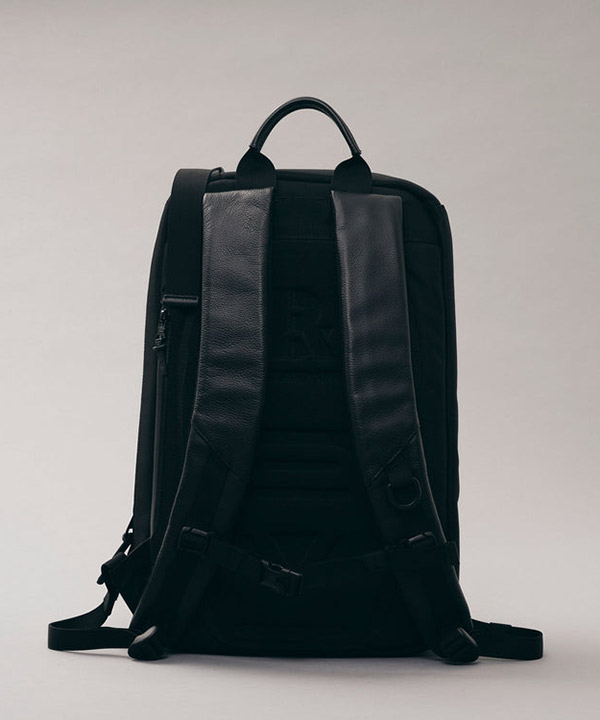 Adjust multi backpack -ブラック-