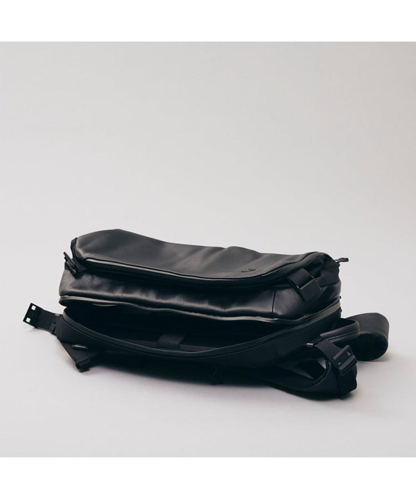 Adjust multi backpack -ブラック-