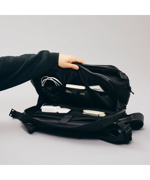 Adjust multi backpack -ブラック-